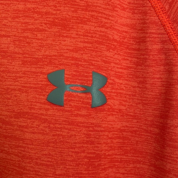 Under Armour Heat Gear long sleeve shirt. - Picture 3 of 3
